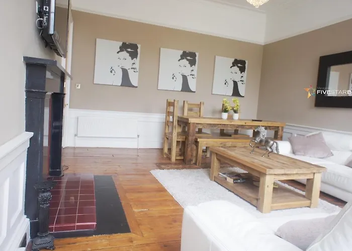 Windsor Street Apartment